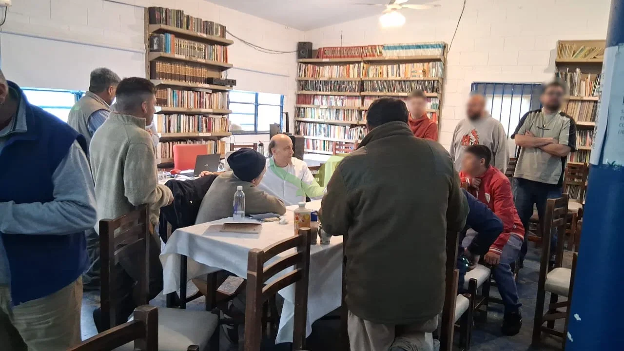 «Aprender a pensar como cancilleres»: Hernán Alberto Terneus dio una clase sobre conflictos internacionales en Liberté